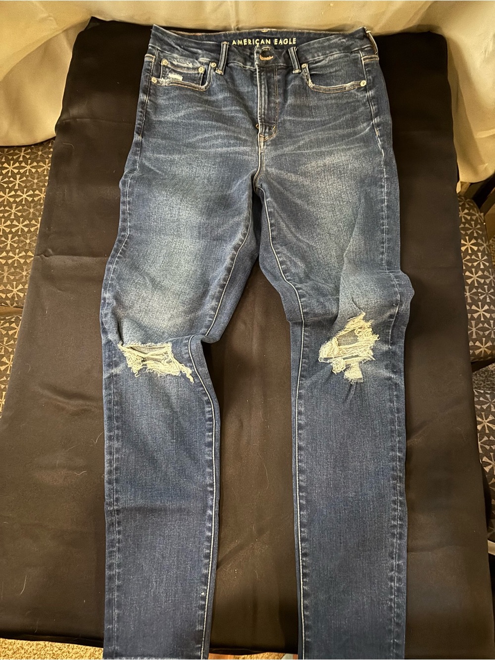 American Eagle Outfitters Dark Blue Skinny Jeans size 10 L Pocket Stitching